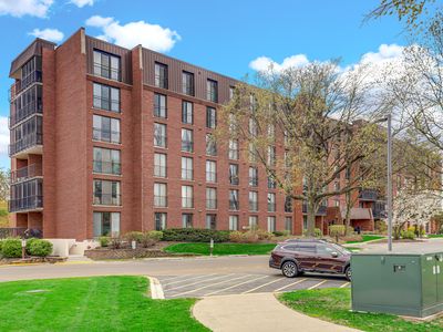 123 Acacia Dr UNIT 201, La Grange, IL, 60525