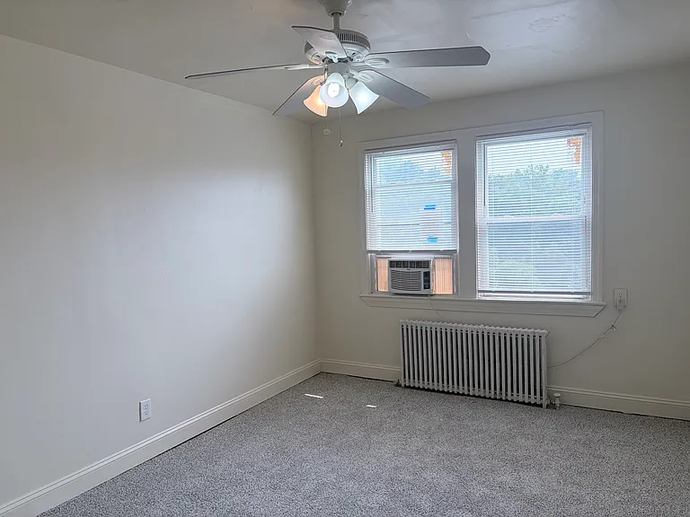 439 Orange St SE — Photo 10