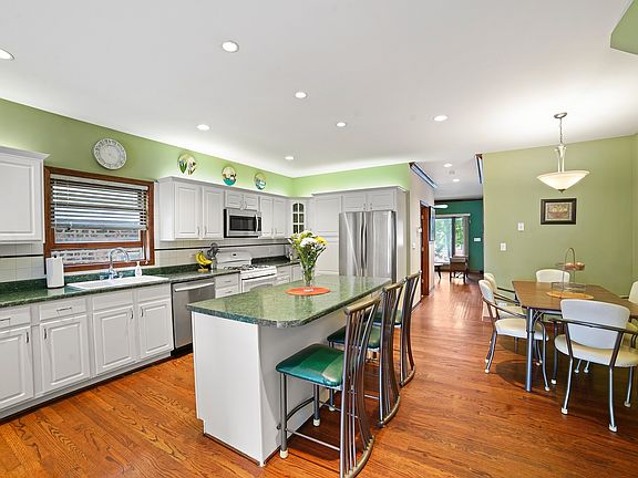 4th image of 3355 S Union Ave