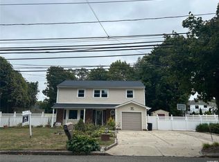 184 Conklin Ave, Wheatley Heights, NY 11798