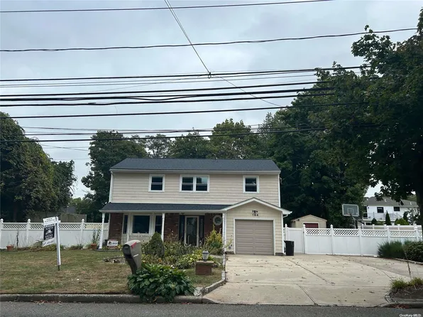184 Conklin Avenue, Wheatley Heights, NY 11798