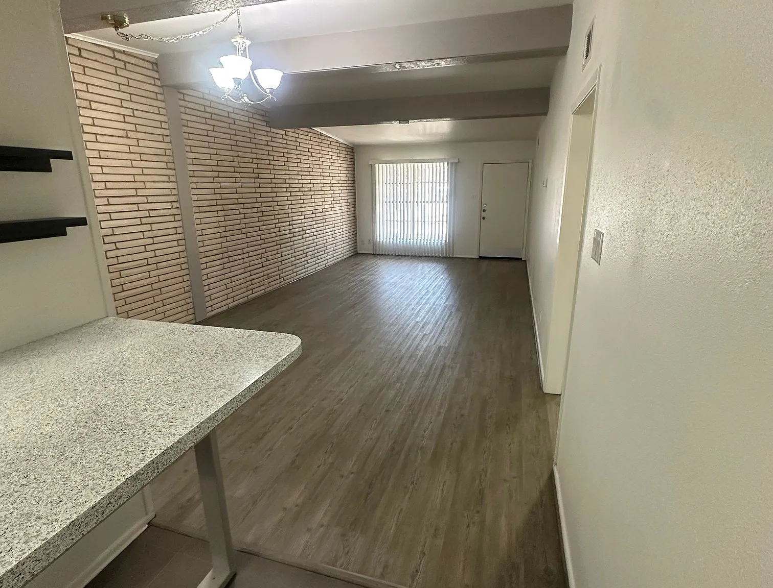 2 bed, 950 sqft, $1,050 — Photo 4