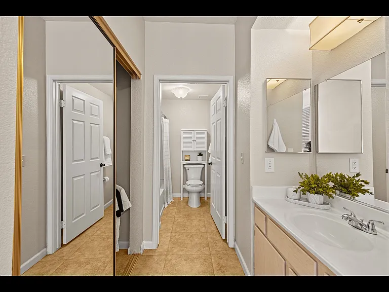 231 W Horizon Ridge Pkwy #1118 — Photo 10