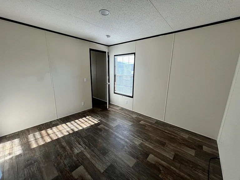 25214 Gratiot Ave #180 — Photo 3