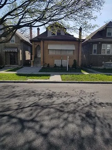 8029 S Yale Ave photo 1