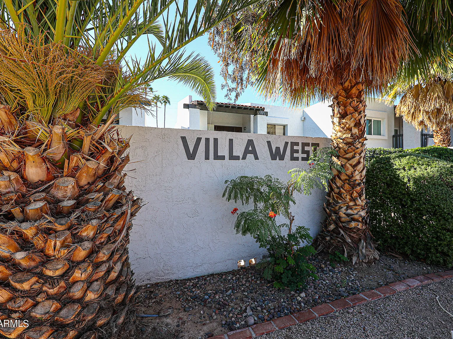 2 bed, 2.0 bath, 1081 sqft, $2,350 — Photo 2