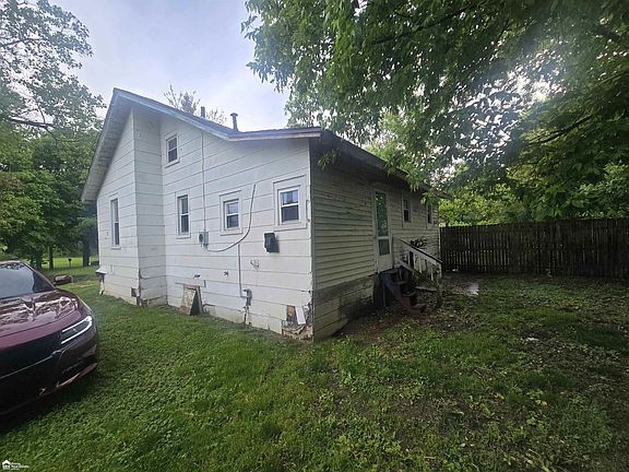 2nd image of 2429 Delaware Ave