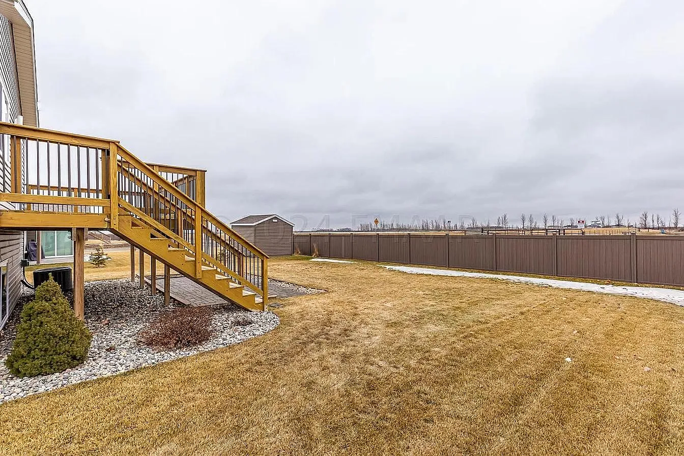 3 bed, 1737 sqft, $2,100 — Photo 3