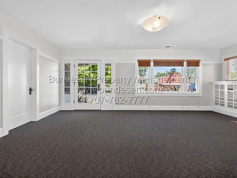 612 Petaluma Blvd S — Photo 15