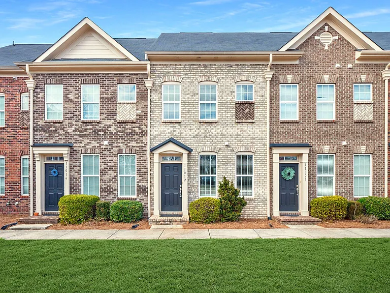 11012 Cedar Walk Ln — Photo 1