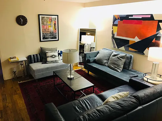 Rented by Roberto Guilbet, LREB | media 20