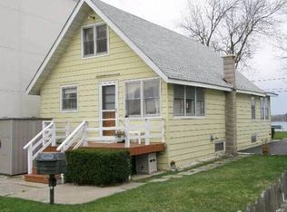 170 Eagle Point Rd, Fox Lake, IL 60020