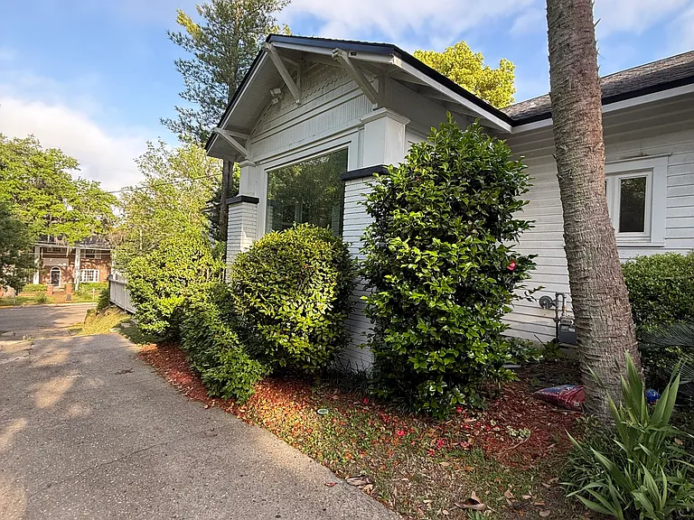 511 N Adams St — Photo 19