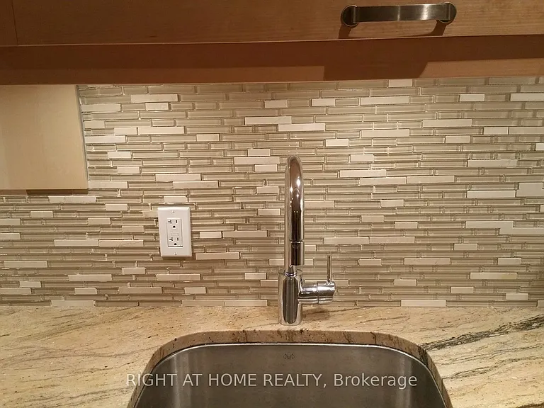 142 Windhurst Dr #B — Photo 14