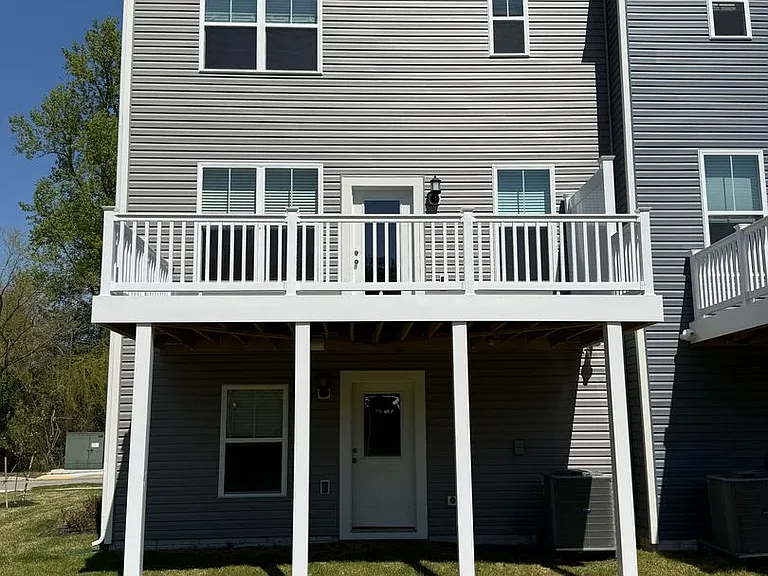 2102 Winterberry Ln — Photo 20