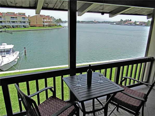 538 Plaza Seville Ct APT 70, Treasure Island, FL 33706