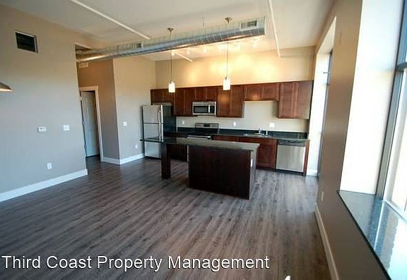 3rd image of 855 Michigan St NE #4052309