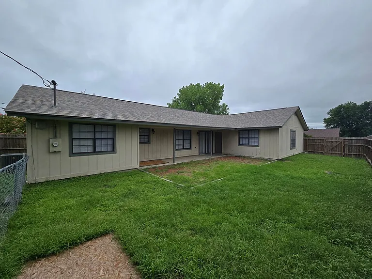 1710 Joy Dr — Photo 25