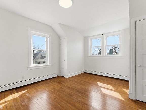 5th image of 133 Ontario St Floor 3