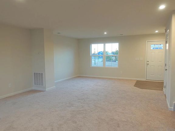 4th image of 802 Effie Dr
