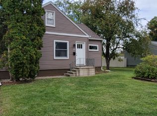 1512 Summer St, Grinnell, IA 50112