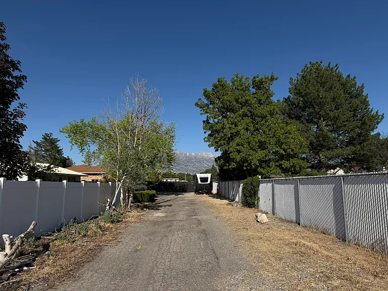 1054 N 500 W — Photo 25
