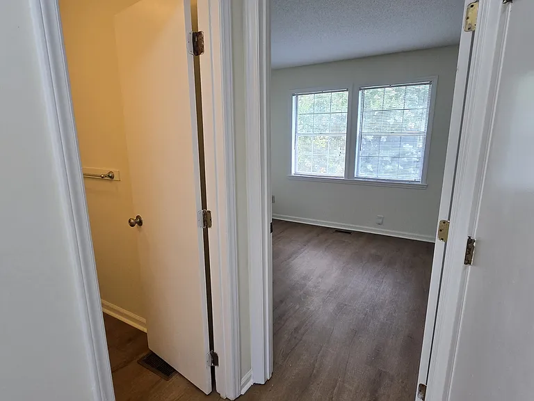 118 Chaucer Ct — Photo 23