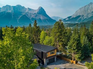 845 W 14th St, Canmore, AB T1W1W7