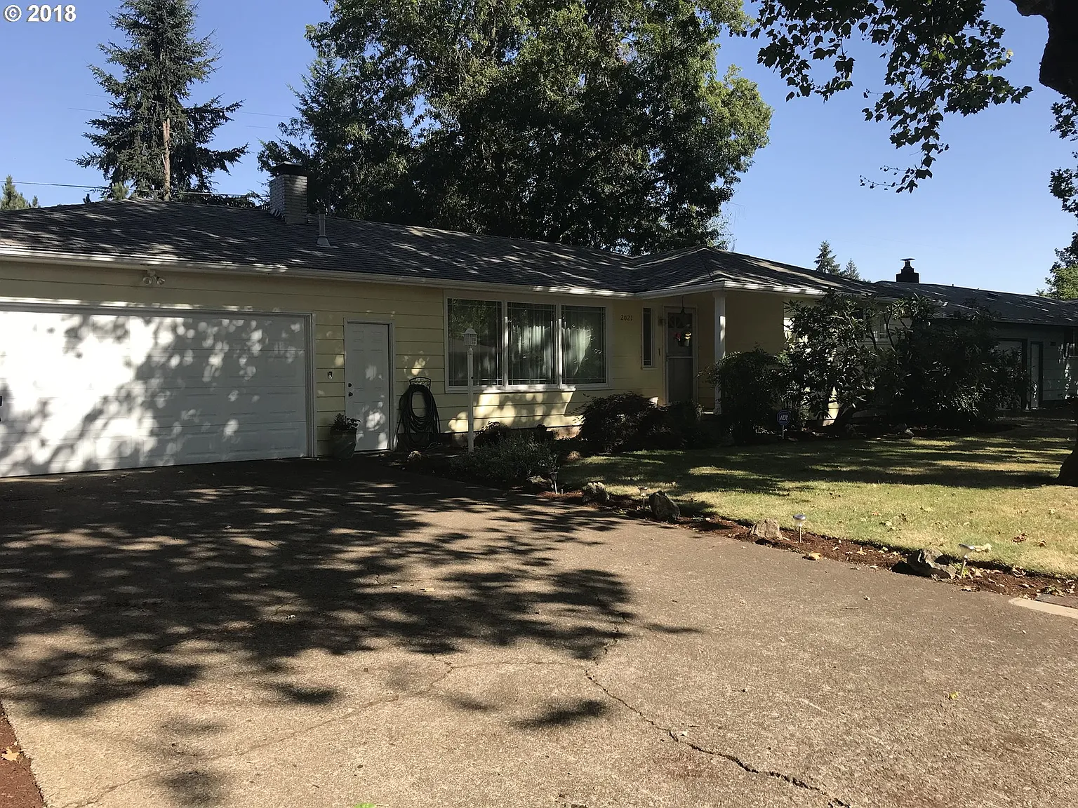 2021 Grove St photo 1