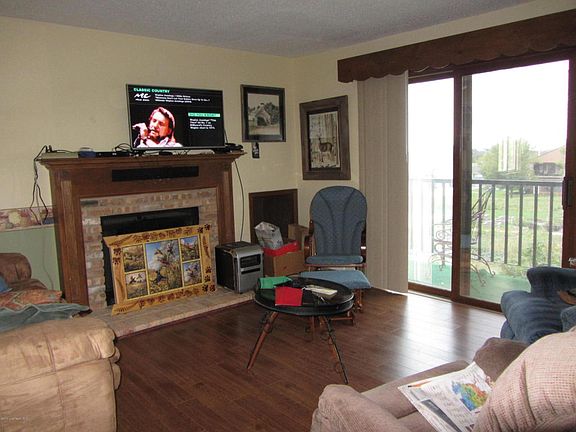 3rd image of 100 Kennedy Park Cir APT 206