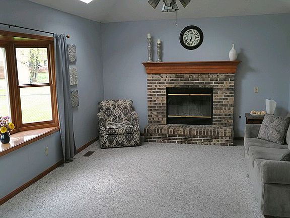 5th image of 30010 Westminster Dr