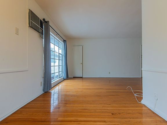 4th image of 1122-1124 S Holt Ave #7
