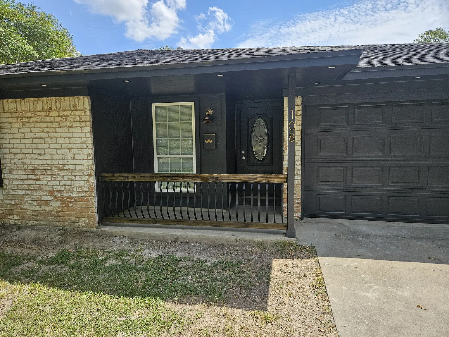 4 bed, 1640 sqft, $2,250 — Photo 2