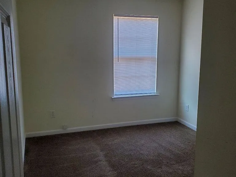 7247 Georges Way — Photo 5