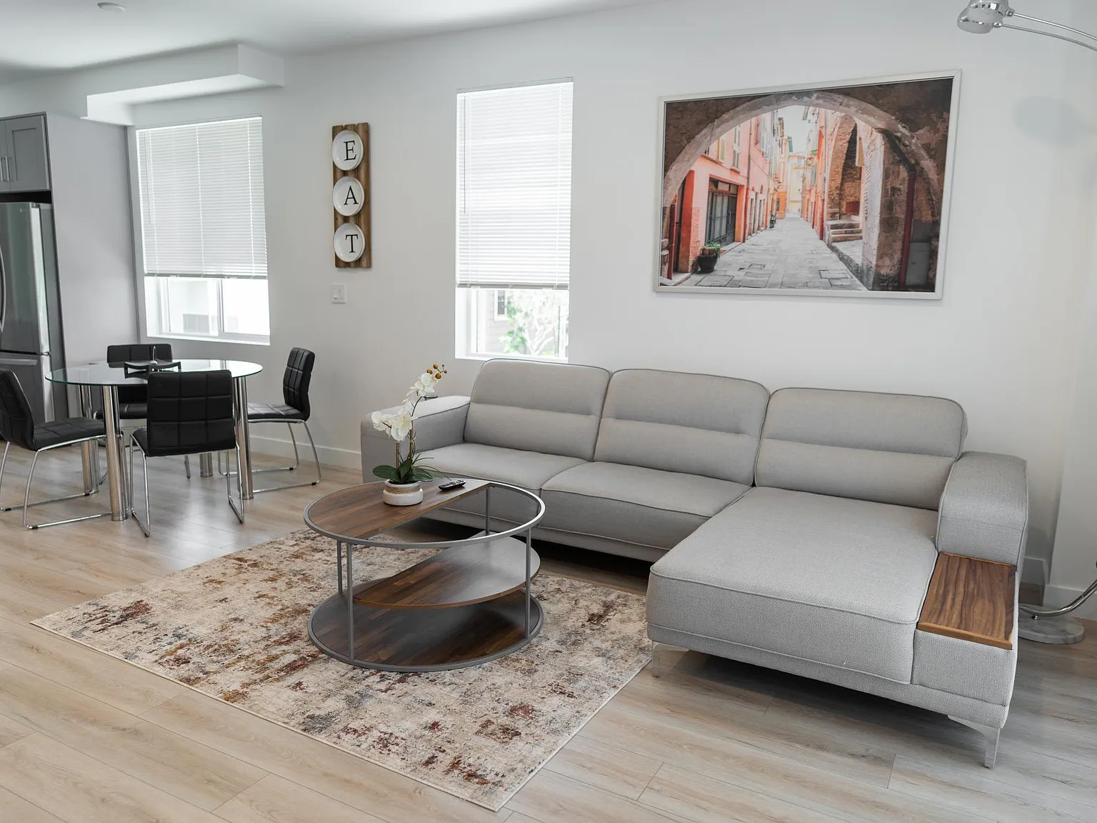 3 bed, 1654 sqft, $8,500 — Photo 1