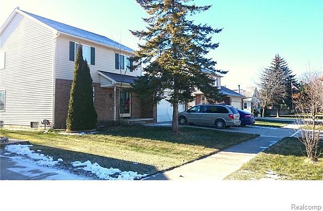 1st image of 70 Larchwood Dr