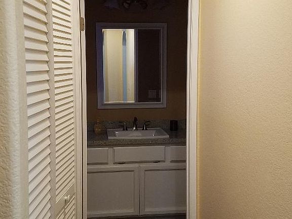 Hallway & 1/2 bath