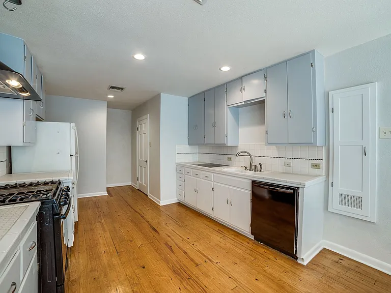 244 Halcyon Pl — Photo 12