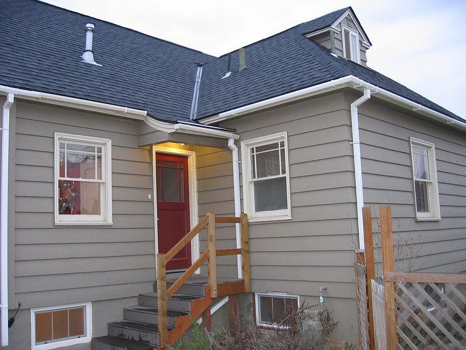 1st image of 704 SE Date Ave
