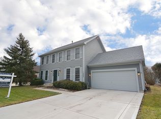 1093 Hampshire Ln, Elgin, IL 60120