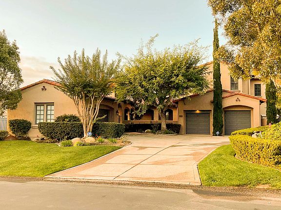 2nd image of 5730 Meadows Del Mar