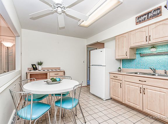 2nd image of 505 Shadywood Ln