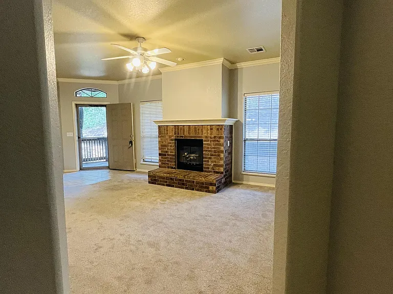 1718 Windhill Ave #1 — Photo 5