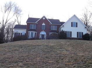 88 Ridgemont Dr, Hopewell Junction, NY 12533