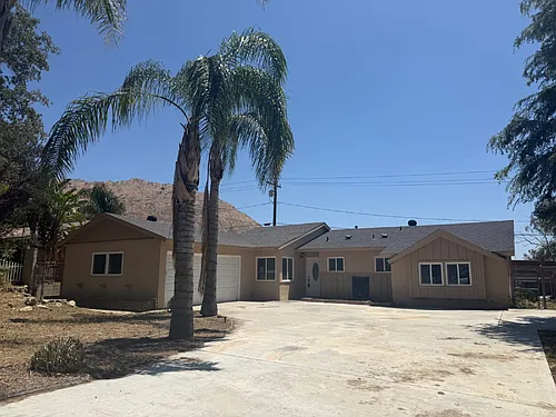 144 E Campus View Dr Photo 1