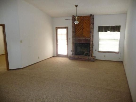 4th image of 736 Bluff Canyon Cir