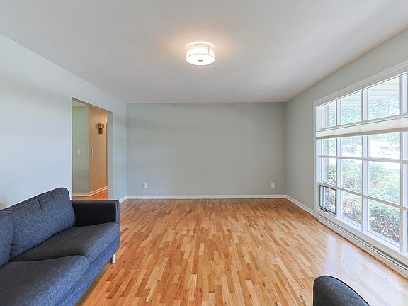 4th image of 3440 Middlebrook Rd