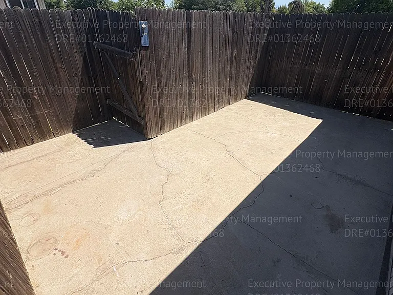 2812 N Half Moon Dr — Photo 9