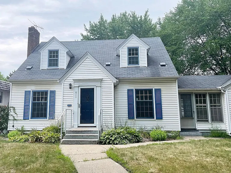 611 Cleveland Ave S — Photo 1