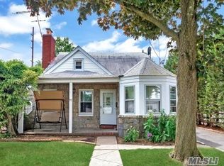 57 Harris Ave, Hewlett, NY 11557